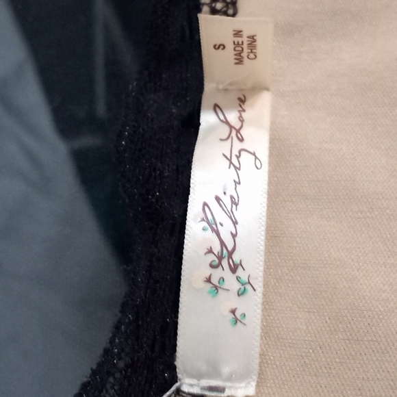 Low cut sleeveless mini by Liberty Love - Picture 5 of 5